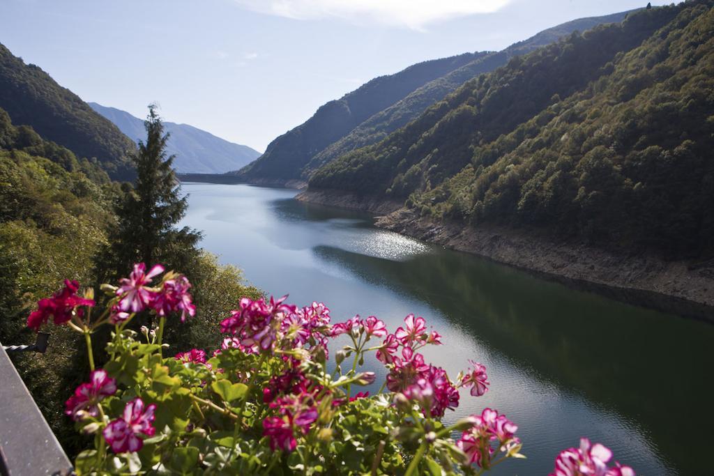 Hotel Al Lago Vogorno ภายนอก รูปภาพ